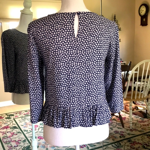 Top by DIVIDED…H&M - Picture 3 of 9